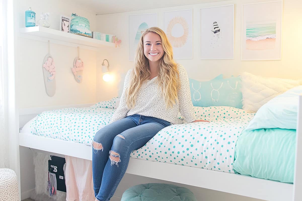 46 Stylish Dorm Bed Sheets & Bedding Ideas